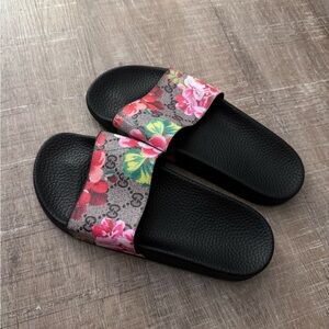Gucci GG Supreme Floral Slides